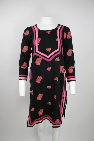 1970's beautifully embroidered black and pink kaftan / tunic - S