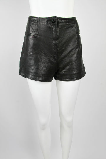 Black leather shorts with two front hip pockets - M/L